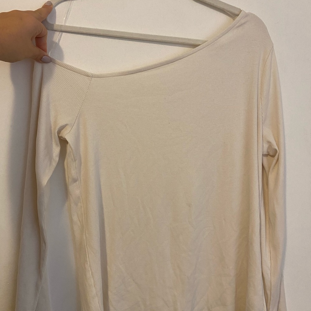 White ribbed off the shoulder long sleeve